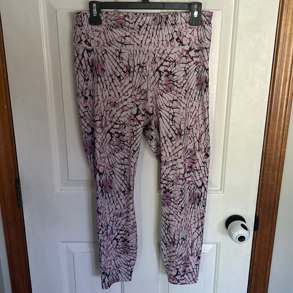 Size large Joy Lab cropped leggings